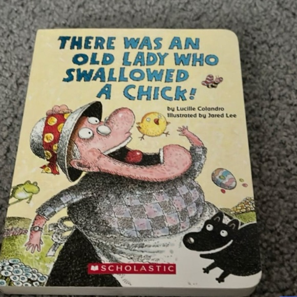 Scholastic Other - Scholastic Children's Book - There Was an Old Lady Who Swallowed a Chick (2)